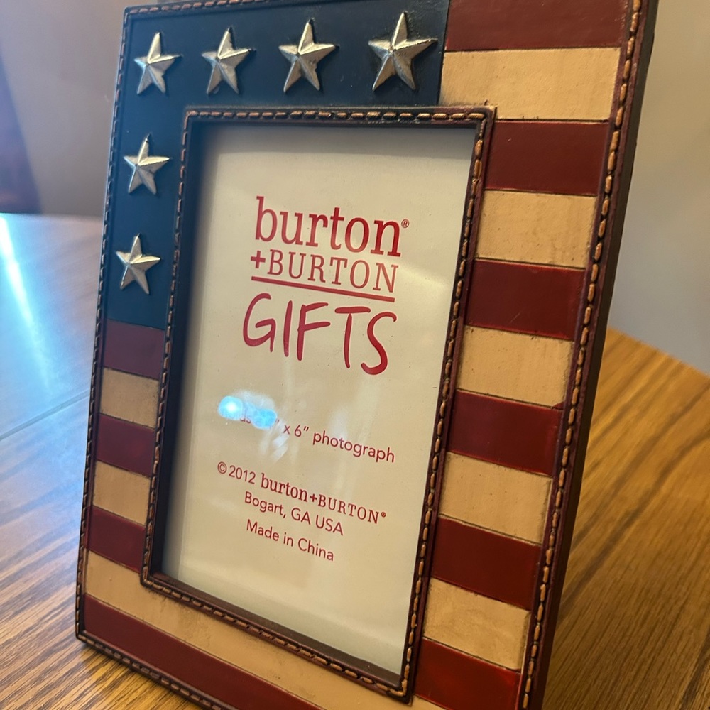 Picture frame
patriotic americana photo
stars & stripes
burton & burton - Picture 3 of 8